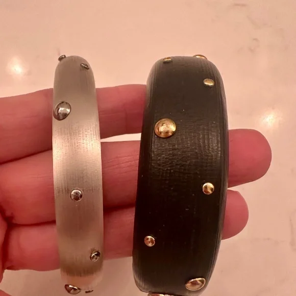 Alexis Bittar White Silver studded Lucite bracelet - Picture 4 of 9